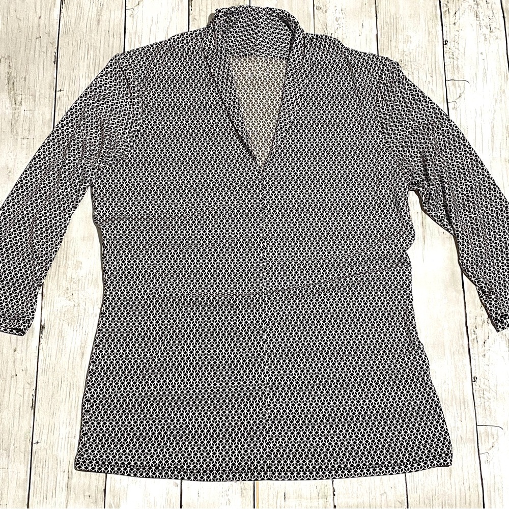 Black and White Fitted Blouse with Mandarin Collar